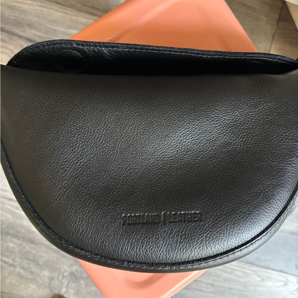 Portland Leather Medium Koala Bag - Picture 8 of 10